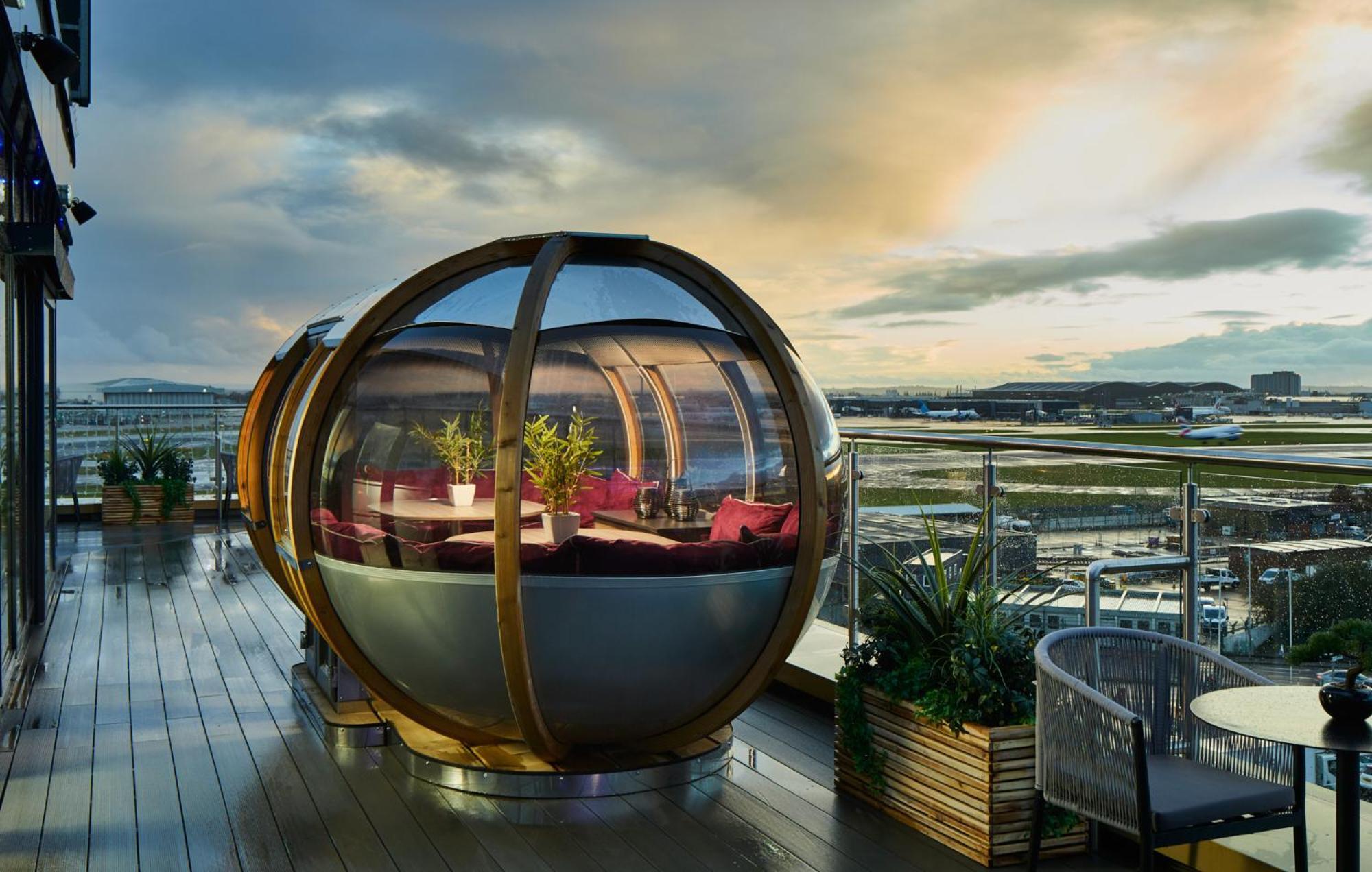 Courtyard By Marriott London Heathrow Airport Ξενοδοχείο Harlington  Εξωτερικό φωτογραφία
