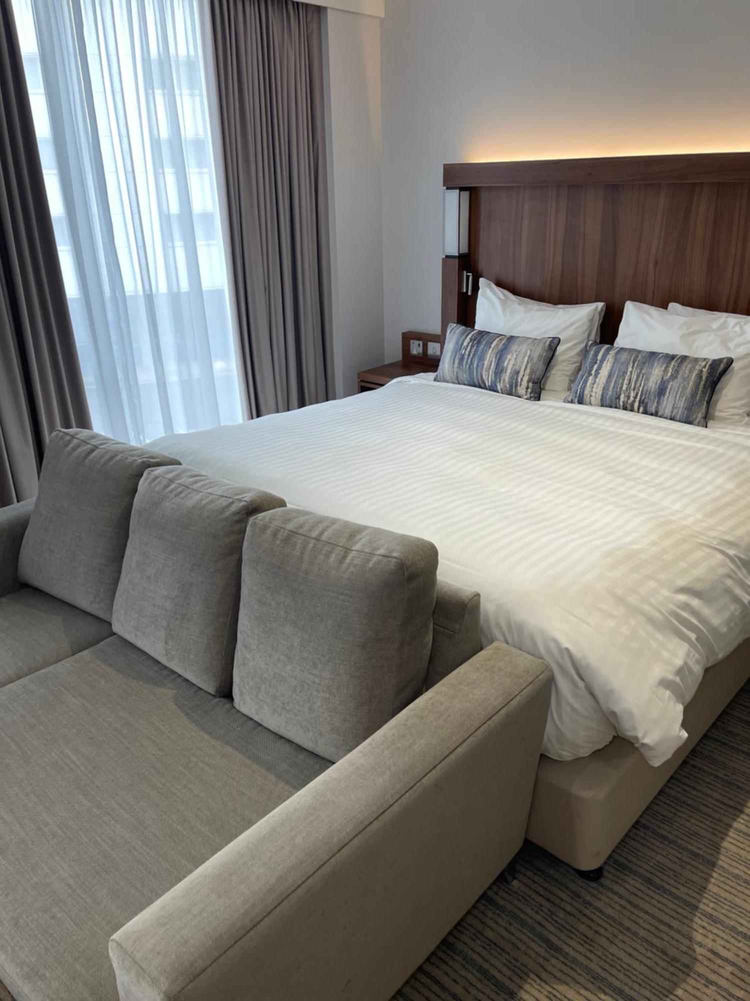 Courtyard By Marriott London Heathrow Airport Ξενοδοχείο Harlington  Εξωτερικό φωτογραφία