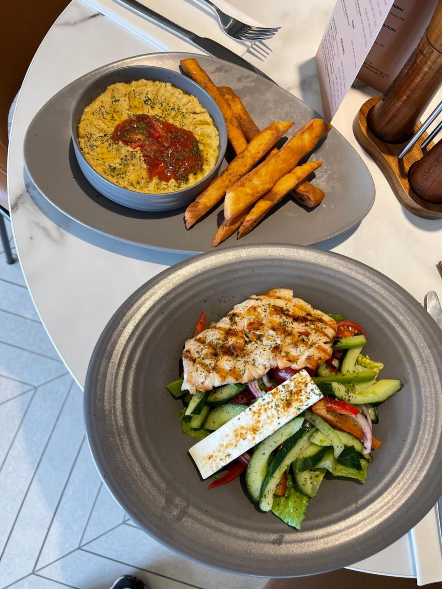 Courtyard By Marriott London Heathrow Airport Ξενοδοχείο Harlington  Εξωτερικό φωτογραφία
